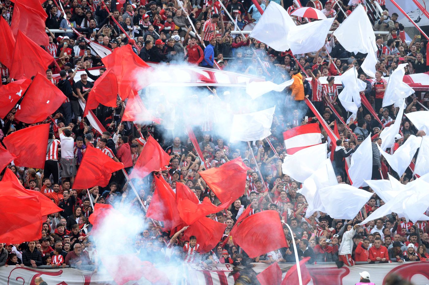 Hinchada Estudiantes (4).JPG