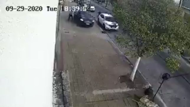 video: a plena luz del dia, intentaron asaltar a un automovilista en la plata
