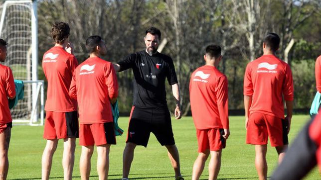 las formidables palabras de alexis castro para dominguez, quien lo pidio para estudiantes