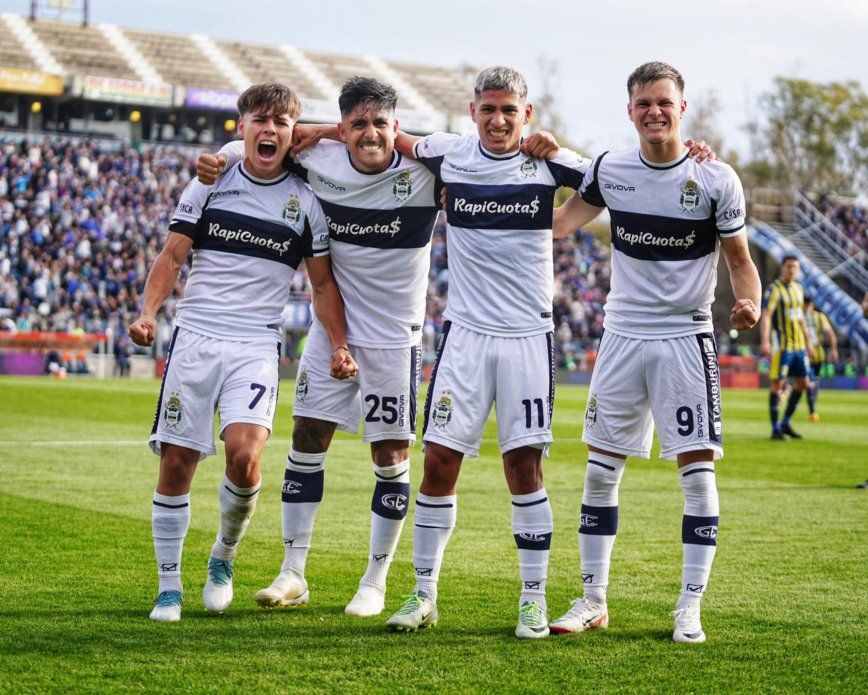 Gimnasia festejo gol.jpg