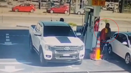 motochorros dieron un golpe en una estacion de servicio de la plata y asaltaron a playeros y clientes motochorros dieron un golpe en una estacion de servicio de la plata y asaltaron a playeros y clientes