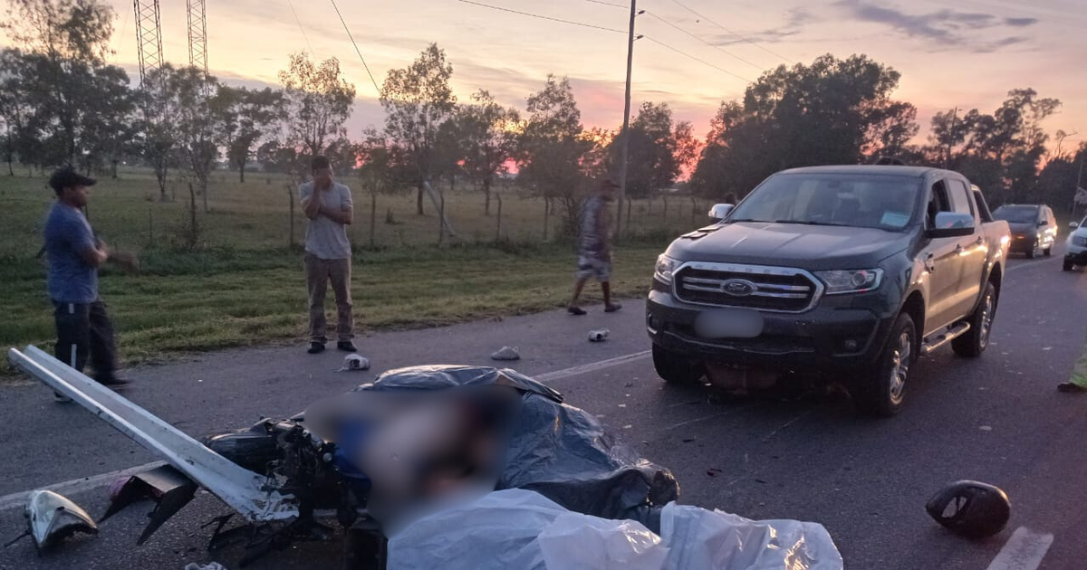 Tragedia en la Ruta 2: identificaron al joven que manejaba la moto y su ...