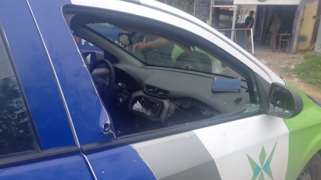 Tiros, patrulleros destrozados y persecución: así fue la balacera desatada en Los Hornos
