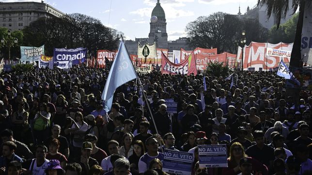 la segunda marcha universitaria movilizo al pais en defensa de la educacion publica