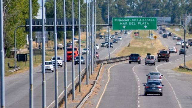 miles de autos rumbo a la costa para aprovechar el fin de semana largo