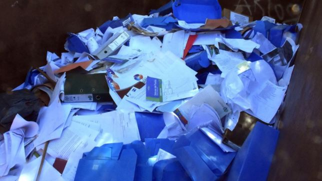 la defensoria dono mas de dos toneladas de papel para reciclar al hospital de ninos