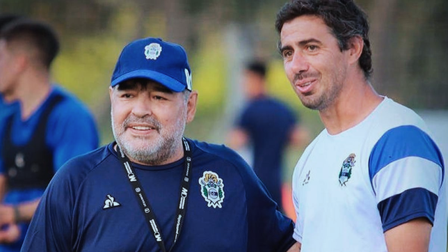 hola marianito: la intimidad de la charla entre messera y maradona al llegar a gimnasia