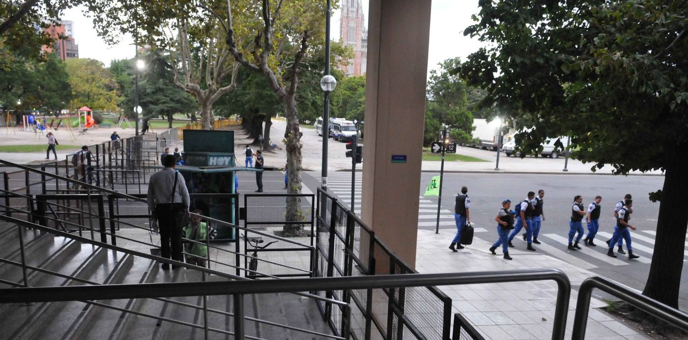 1524225043922.jpg?&cw=1920&ch=950