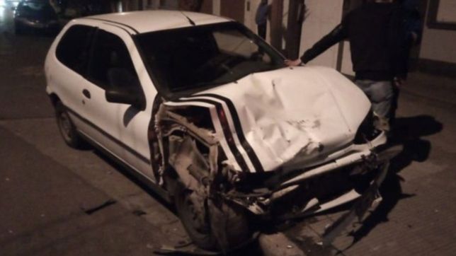 un ladron robo un auto, huyo a toda velocidad y murio tras volcar