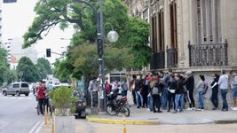 se conocio la desocupacion: ¿cuantas personas hay sin trabajo en el gran la plata? se conocio la desocupacion: ¿cuantas personas hay sin trabajo en el gran la plata?