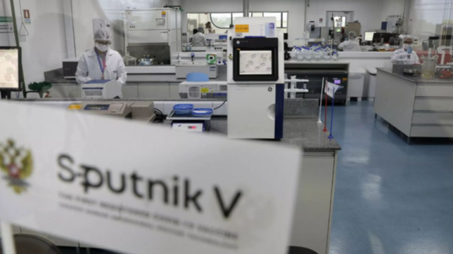 terminaron el primer lote de sputnik v producido en argentina y lo verificaran en rusia