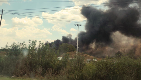 Denuncian la presencia de humo tóxico y un fuerte olor que afecta a varios barrios de La Plata Denuncian la presencia de humo tóxico y un fuerte olor que afecta a varios barrios de La Plata