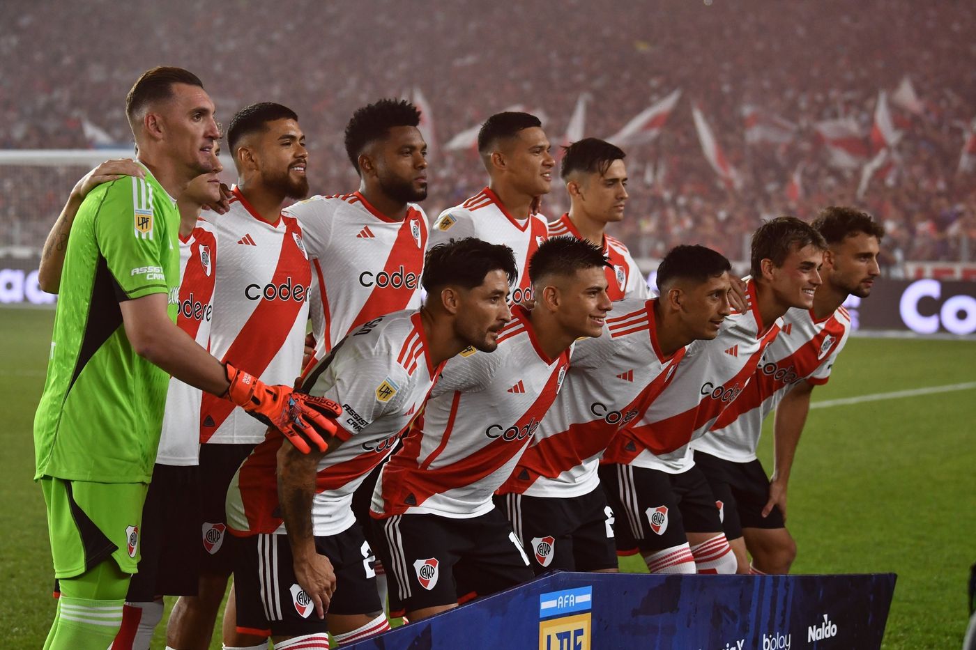 River equipo.jpg