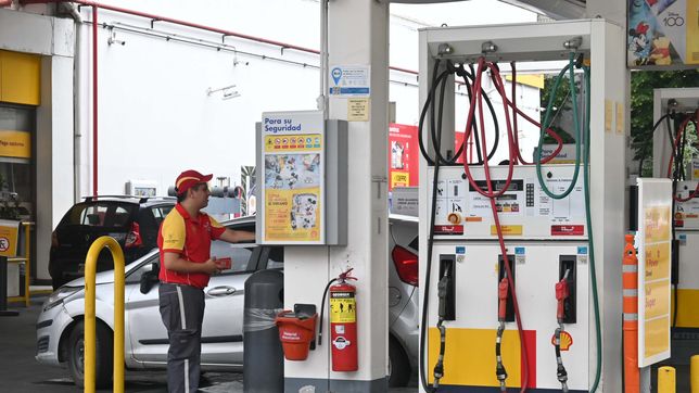 la nafta aumenta desde la medianoche en todas las estaciones de servicio