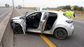 un jugador de gimnasia se descompenso manejando y choco en plena autopista un jugador de gimnasia se descompenso manejando y choco en plena autopista