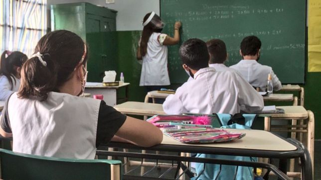 nacion descarto un regreso total de los alumnos a las aulas