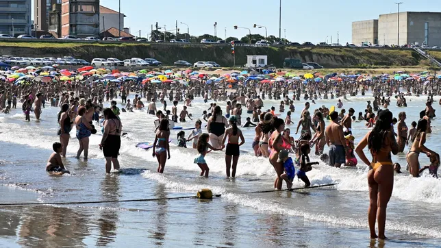 ¿que es y como actua el fenomeno atmosferico detras de la ola gigante que causo una tragedia?