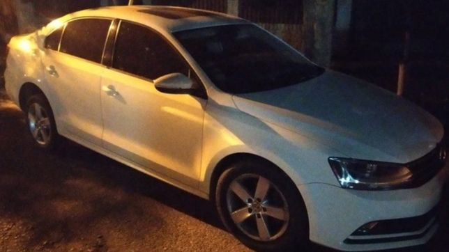 encontraron en la favela un cementerio de autos de alta gama usados para robar en la plata