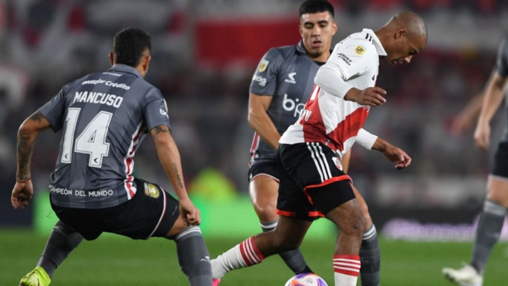 Estudiantes perdió 3 a 1 en el Monumental y River es el campeón
