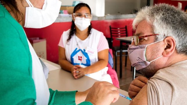 mayores de 50 anos ya pueden aplicarse la quinta dosis contra el covid-19 en la provincia