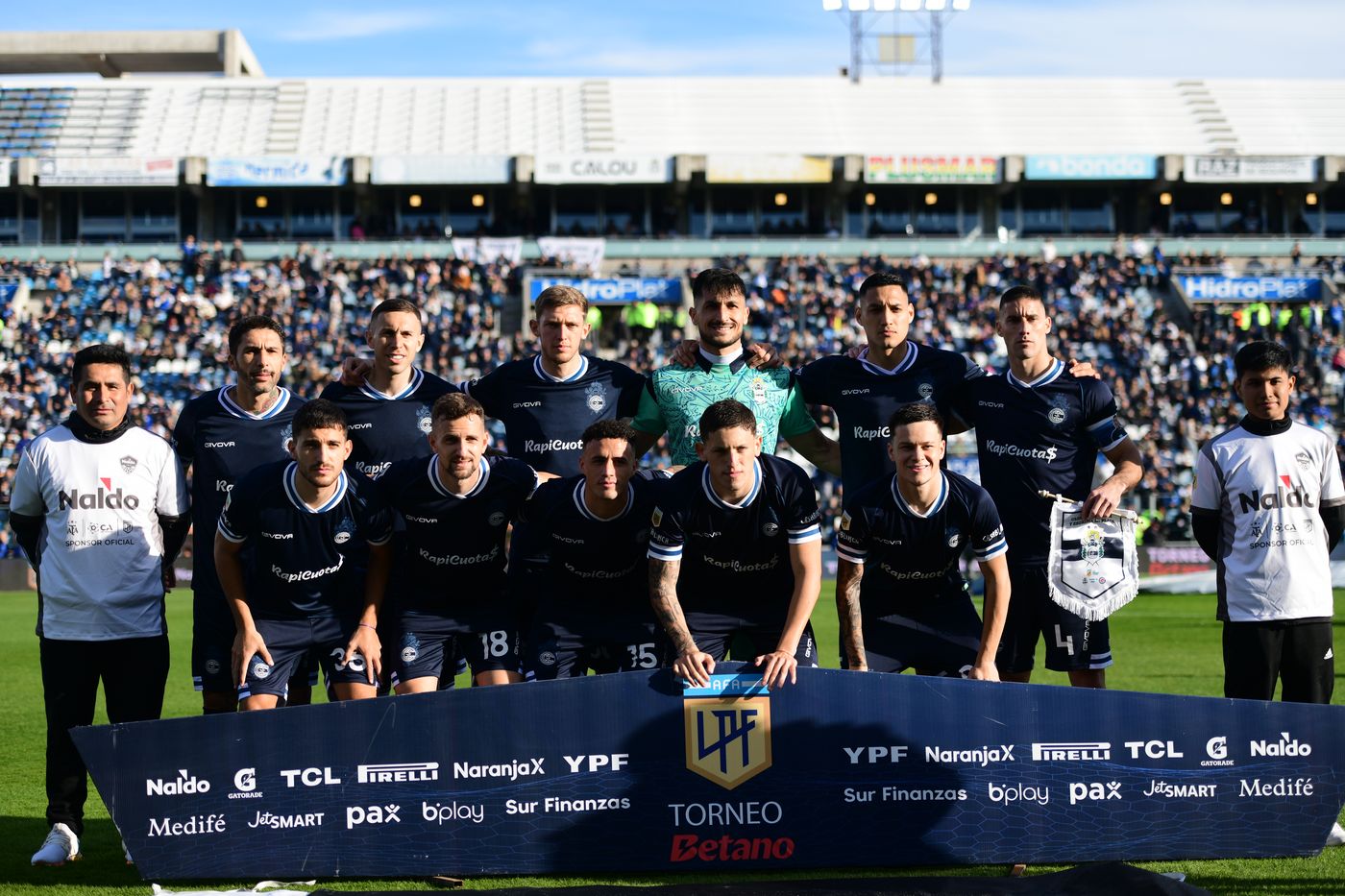 Gimnasia Argentinos Juniors formación.JPG