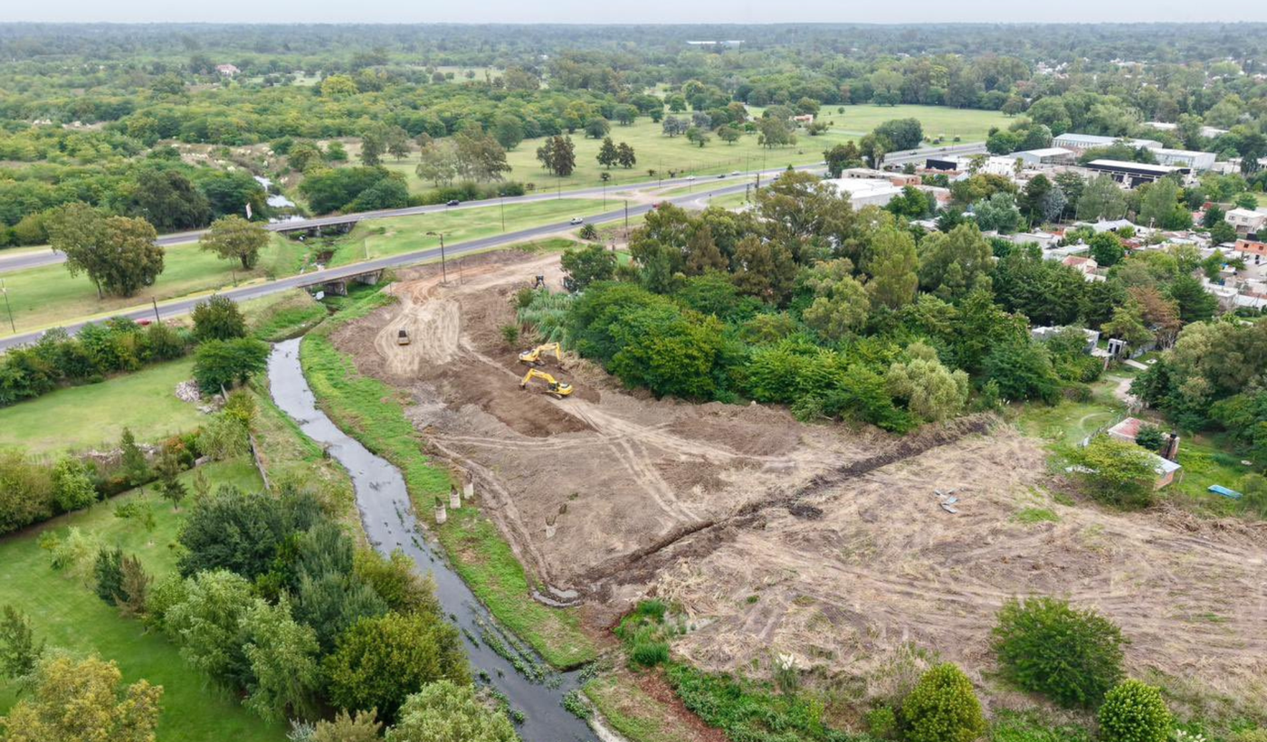 Obras bajada de Autopista La Plata-Buenos Aires City Bel
