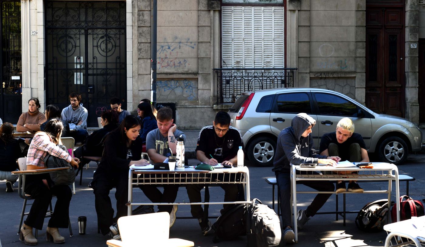 Clases públicas UNLP (11).JPG