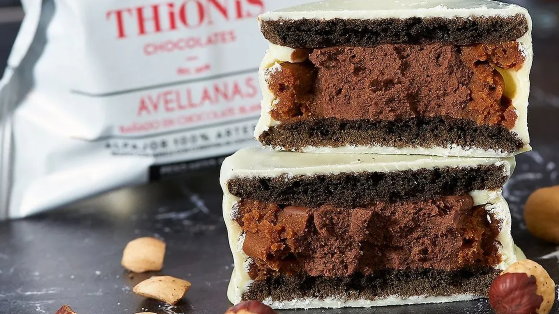 Thionis volvió a ser premiado en el ranking Taste Atlas por su alfajor de avellanas