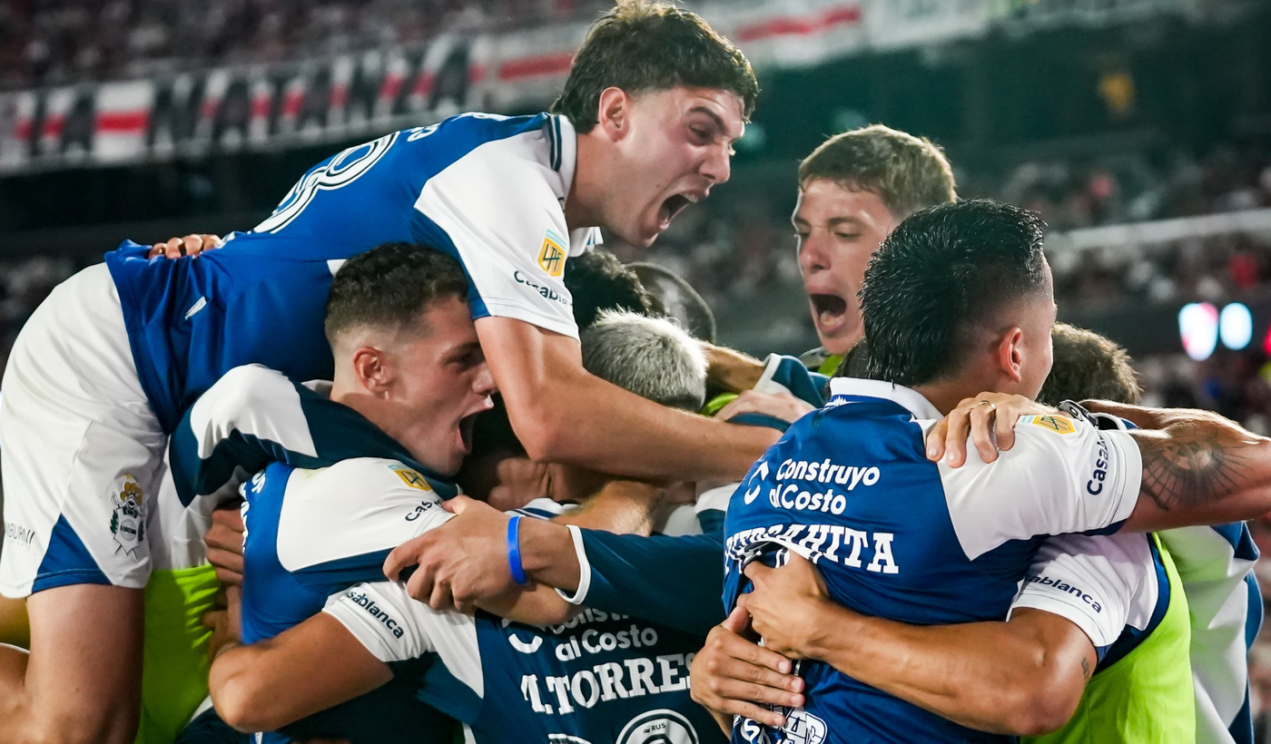 River Gimnasia festejo gol