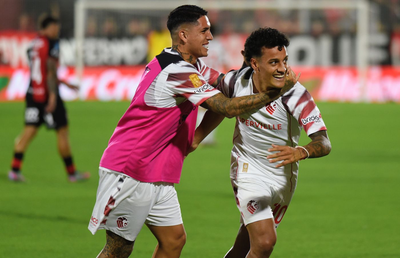 Estudiantes Newells Palacios festejo gol