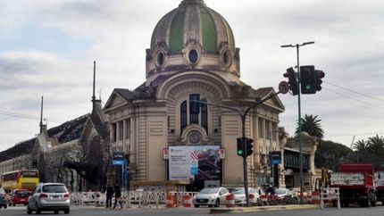 Caen dos motochorros que merodeaban la Estación para robarle a un comerciante