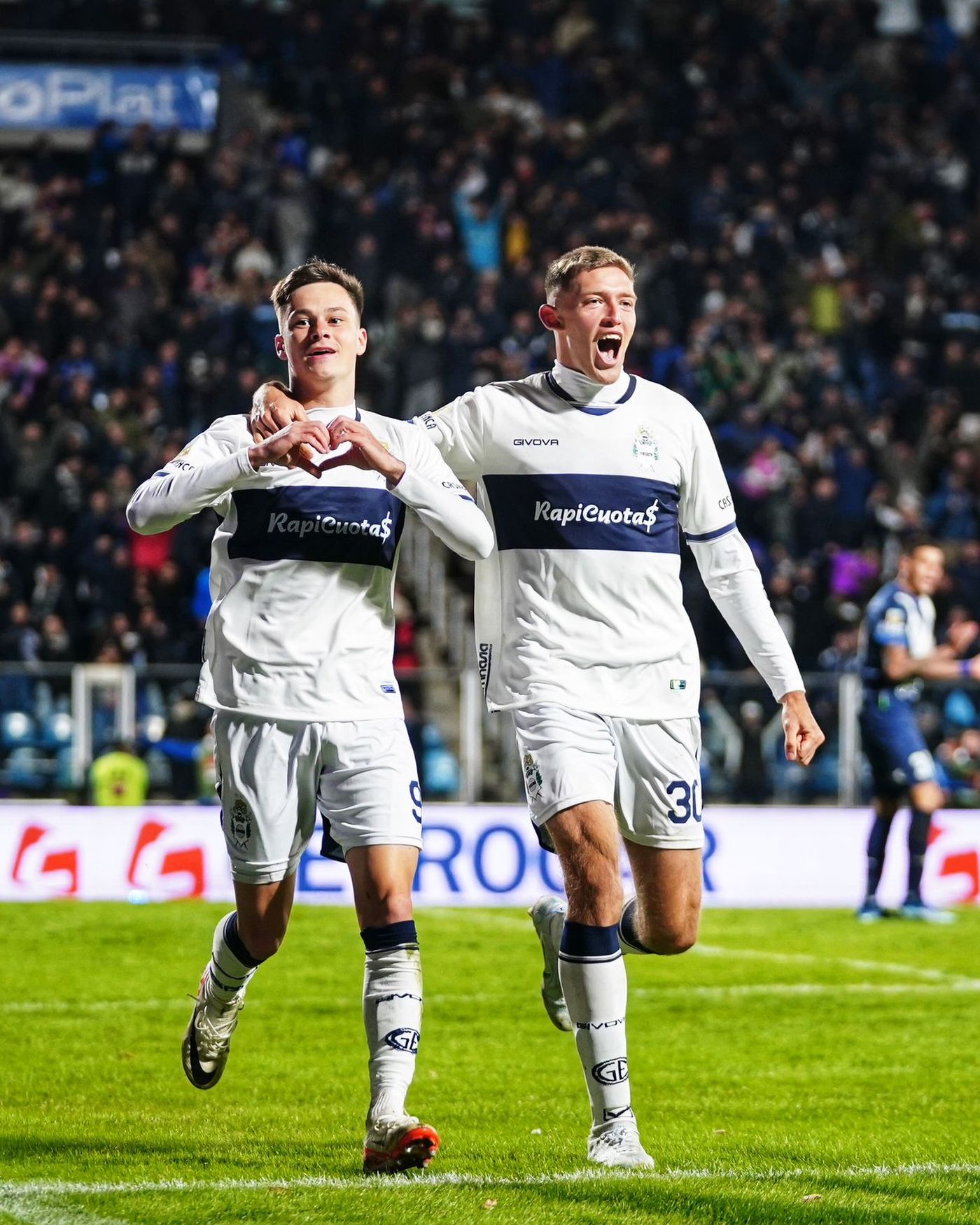 Gimnasia Vélez Abaldo Ramírez gol.jpg