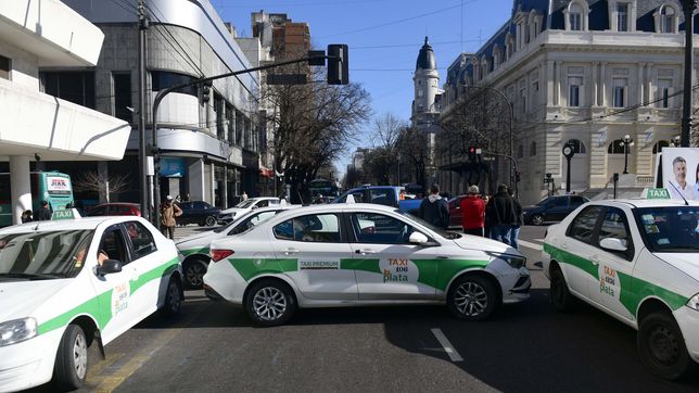 taxistas y remiseros suspendieron la protesta contra las apps de transporte