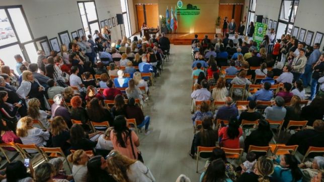 en ensenada reconocieron a los docentes con mas de 25 anos de trayectoria