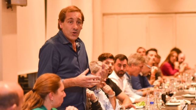 volvio a reunirse la mesa de juntos con garro a la cabeza y una ausencia llamativa