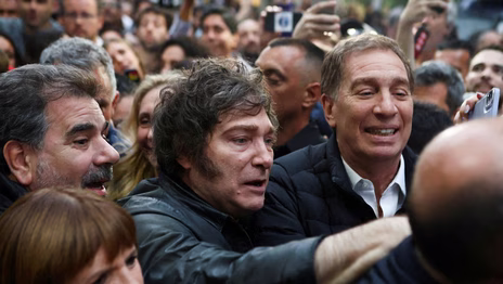 Milei le tomará juramento a Santilli como nuevo ministro del Interior este martes Milei le tomará juramento a Santilli como nuevo ministro del Interior este martes