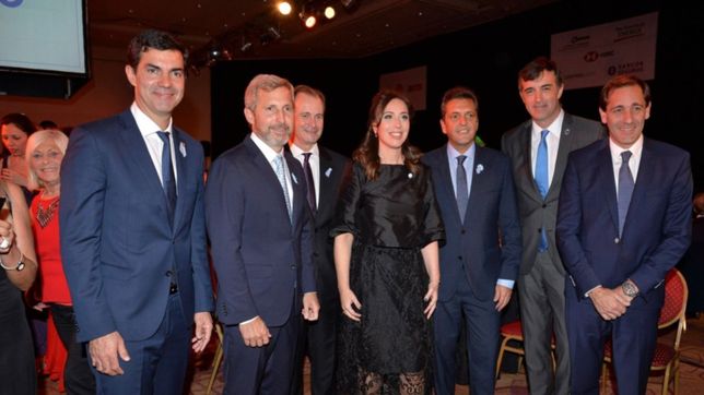 garro junto a vidal y larreta en la cena de la fundacion conciencia