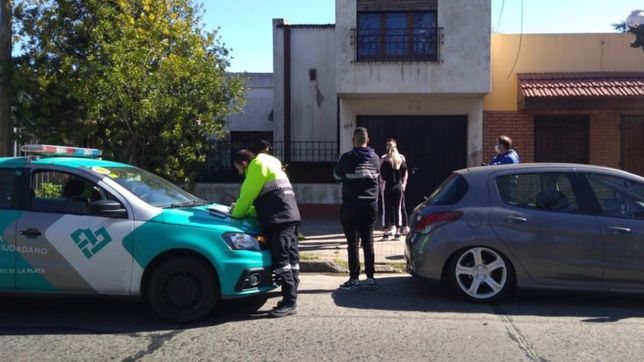 desarticularon dos fiestas clandestinas en la plata y demoraron a mas de 50 jovenes