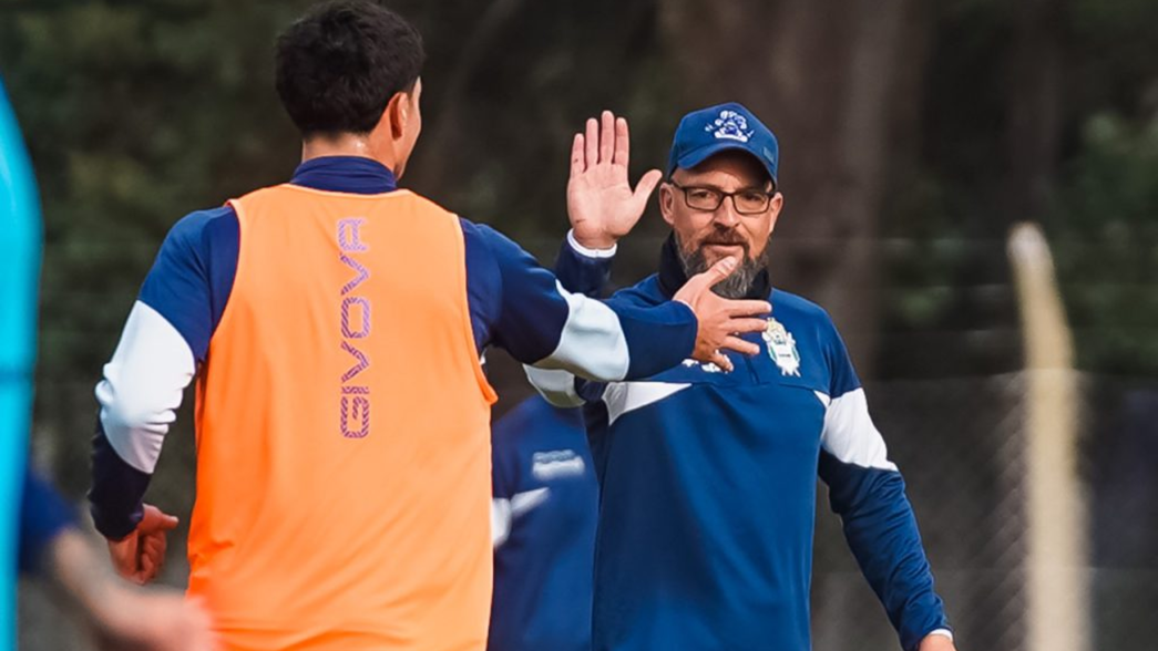 Orfila rearma el equipo con dos regresos, dos dudas y una sorpresa