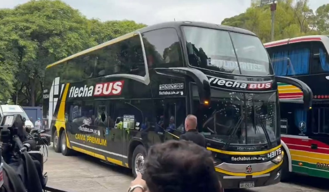 Piedrazo micro Estudiantes