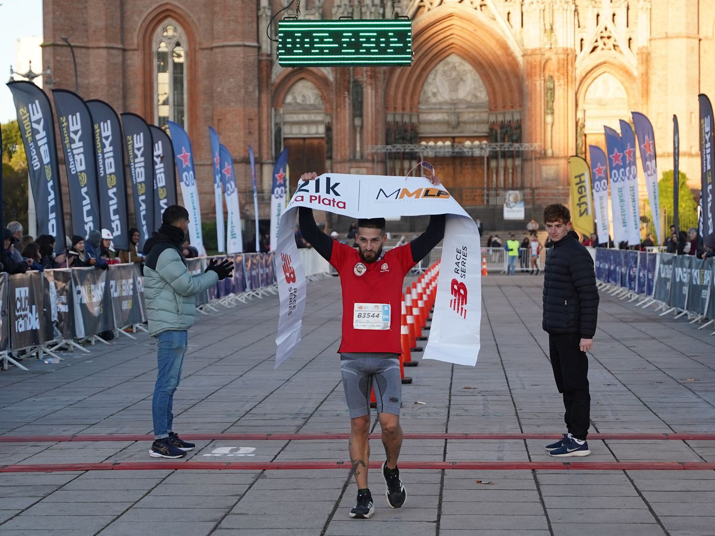 Media Maratón La Plata 2026 - Ganadores 10K (2)