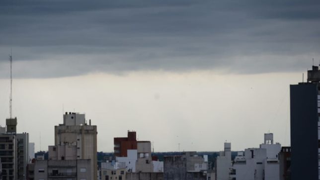 jueves con amenaza de lluvia durante todo el dia