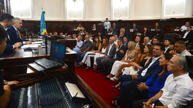 presencias y llamativas ausencias en la apertura de sesiones encabezada por alak