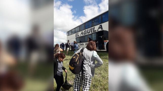 un micro salio de la plata hacia la costa casi sin nafta y los pasajeros quedaron varados