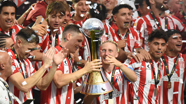 estudiantes alcanzo la estrella 16 de su historia y agranda sus vitrinas