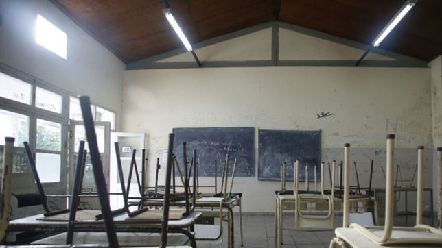 aulas vacias y panuelazo por la educacion tecnica: arranco el segundo dia de paro docente