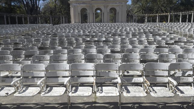 la provincia oficializo el convenio para reabrir el teatro del lago con actividades culturales