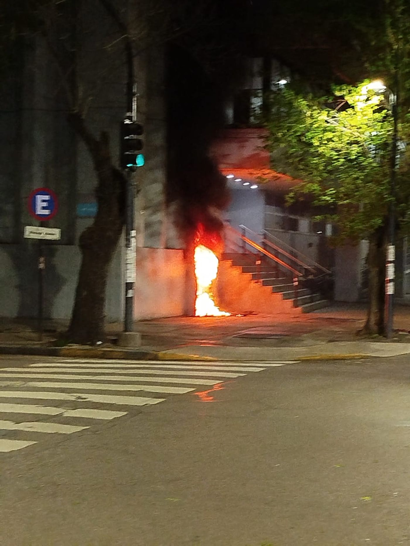 Confirman que el incendio en la Facultad de Ciencias Económicas fue intencional