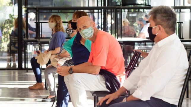 el gobierno aplico mas de 2 millones de dosis contra el coronavirus en una semana