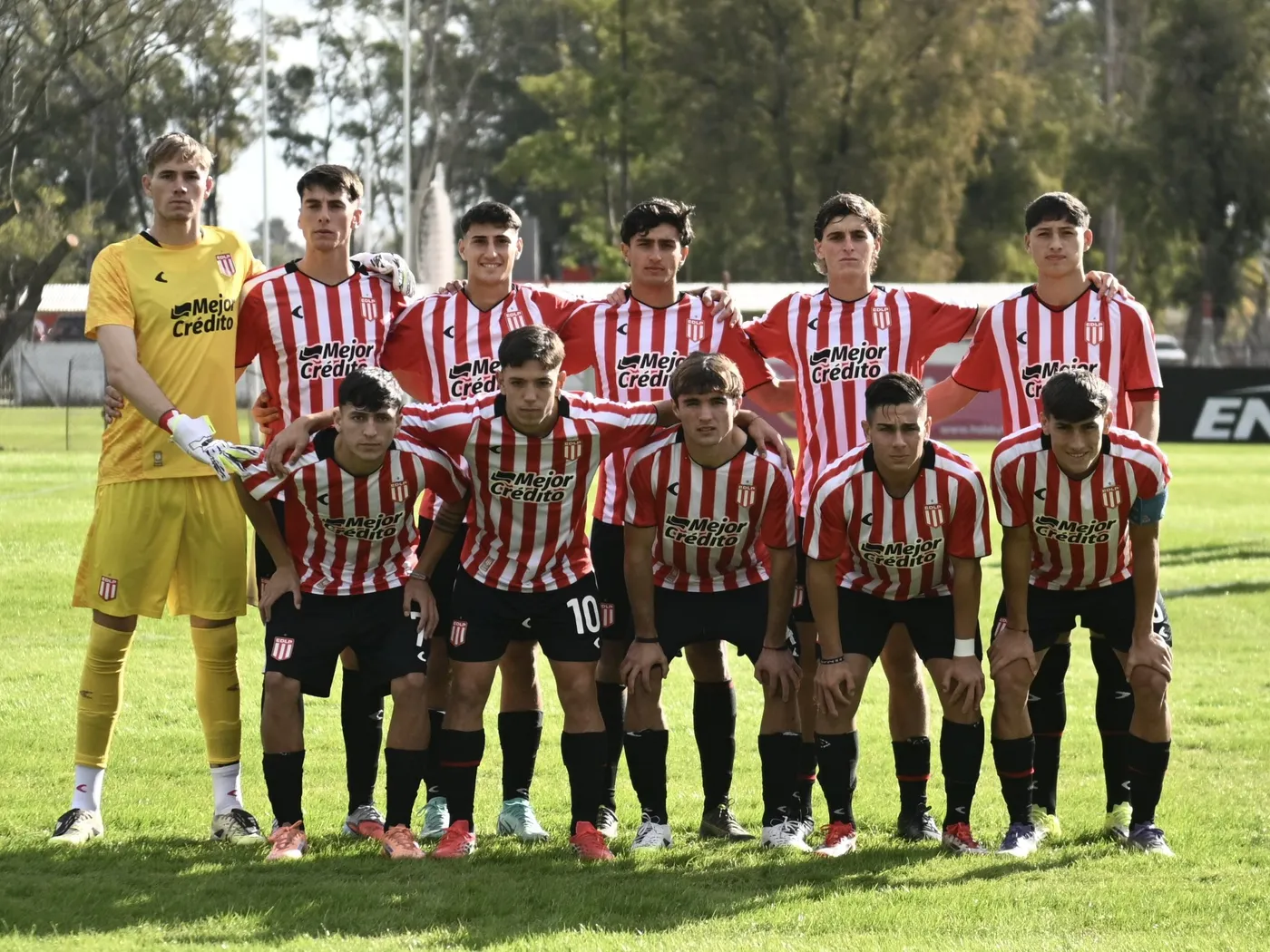 Reserva Estudiantes formación Belgrano